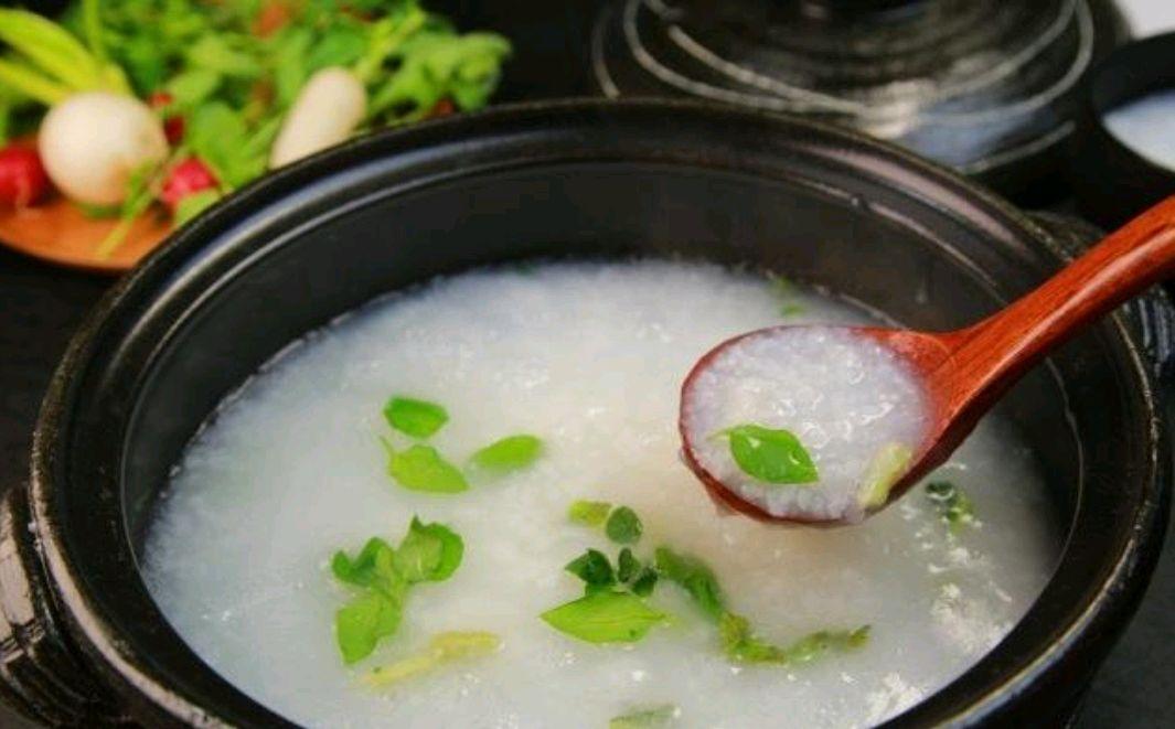 ?為什么煮粥放堿更黏稠？東莞食材配送公司與您談一談